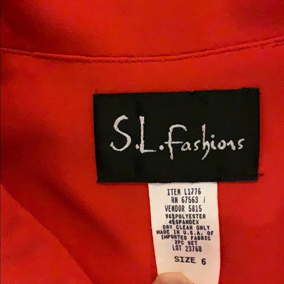 S.L. Fashions Red Suit Size 6 - Picture 4 of 5